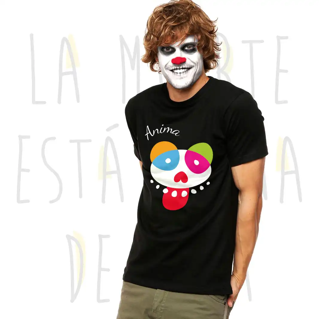 Camiseta negra Anima estampada en colores